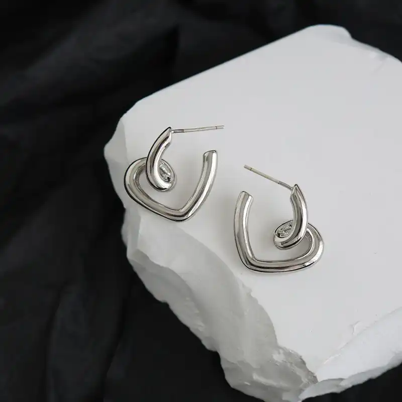 S925 Silver Needle Simple Heart Earrings