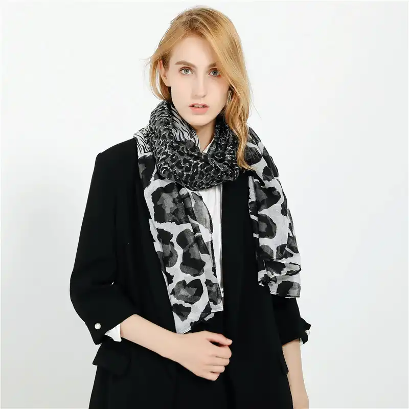 Spring and summer fashion leopard pattern ladies scarf travel shade sunscreen scarf