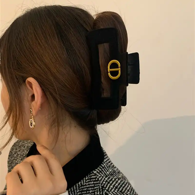 Autumn and winter black flocking letter clip female large hair clip