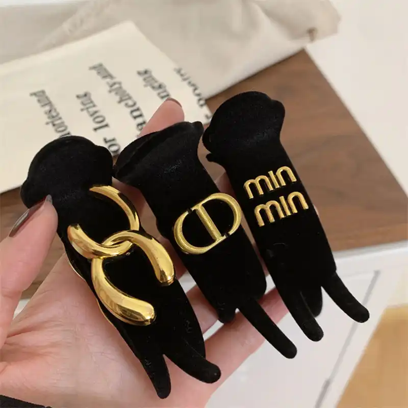 Letter grab clip women autumn and winter flocking hair clip