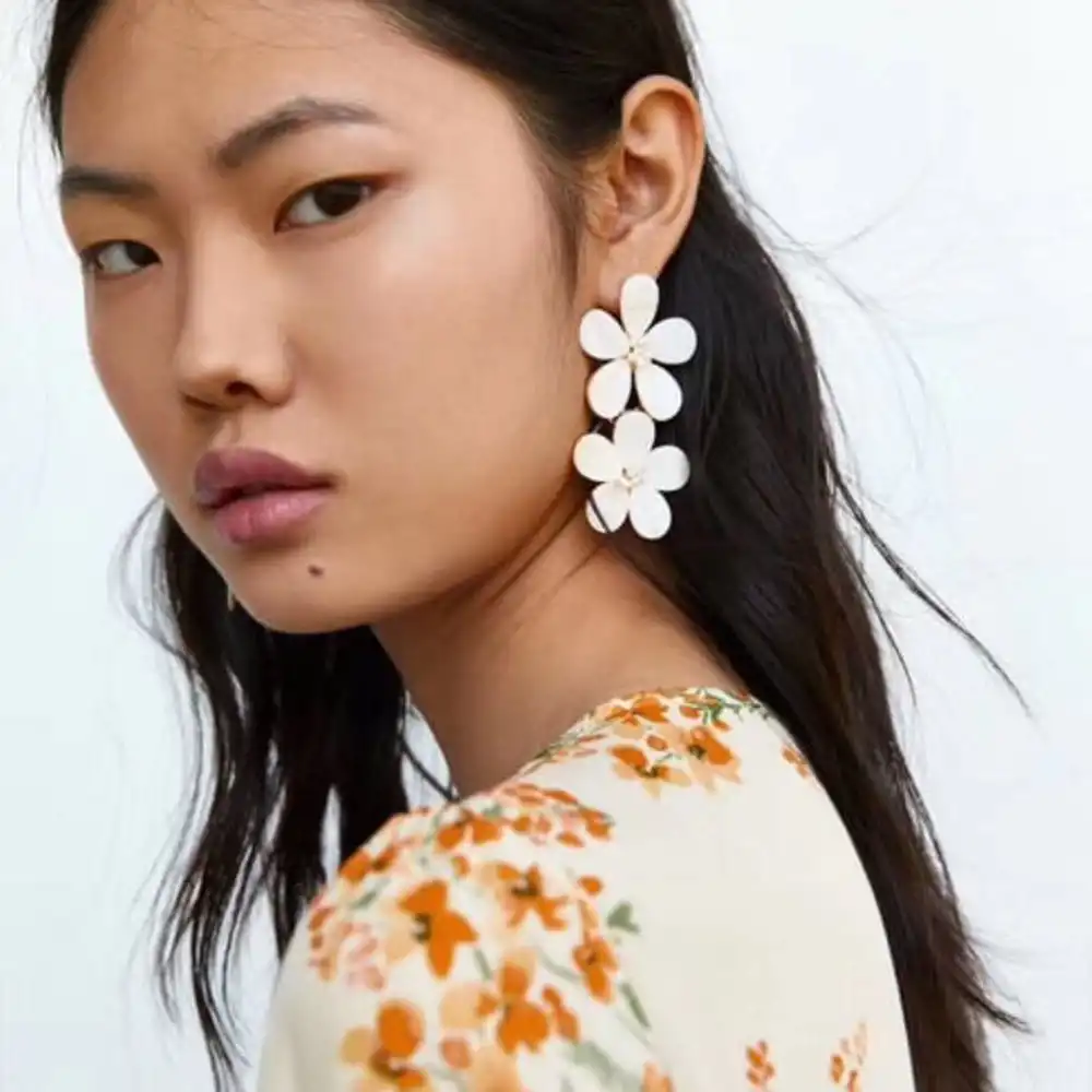 Double imitation pearl flower earrings