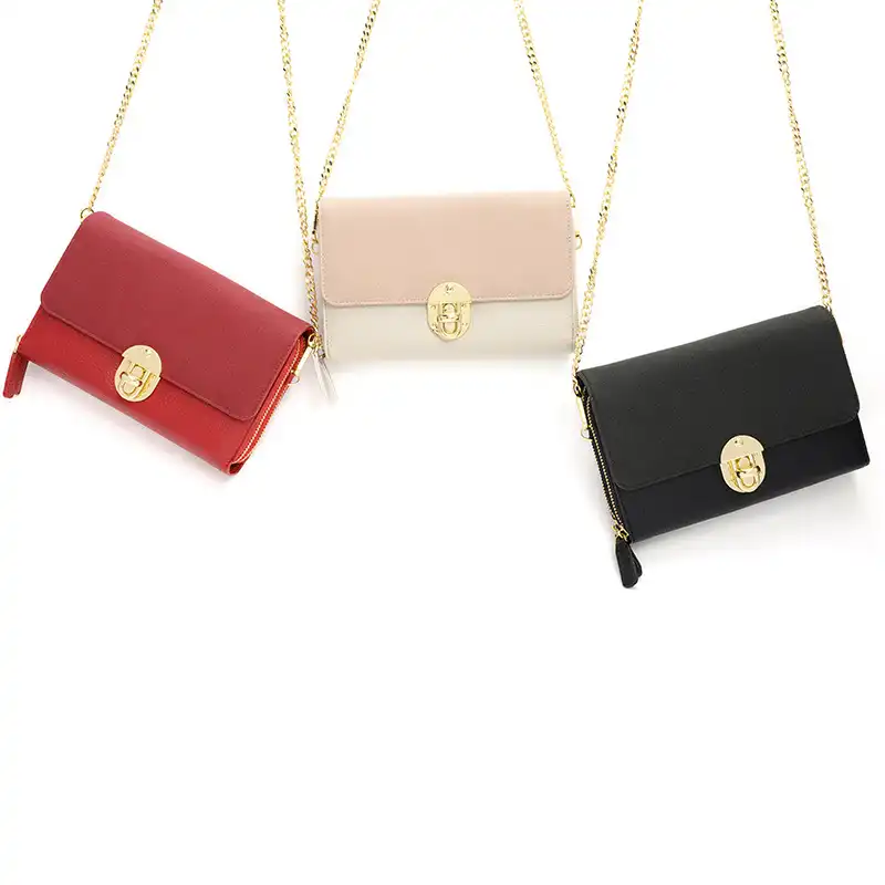 One-shoulder diagonal bag Fashion simple lock chain square bag