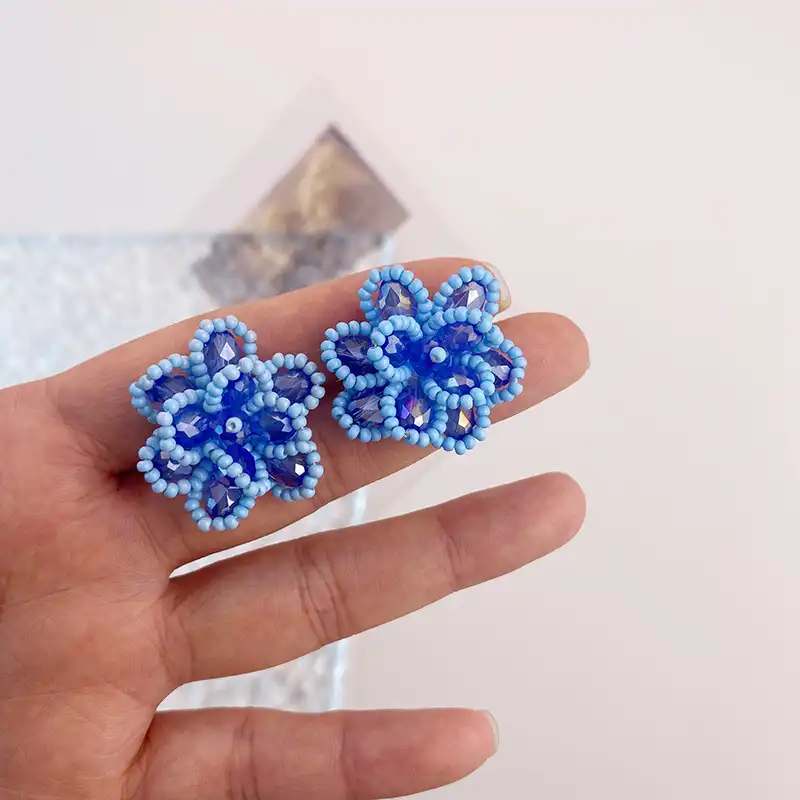 Klein Blue Bead Flower Stud Earrings Handmade Beaded Earrings