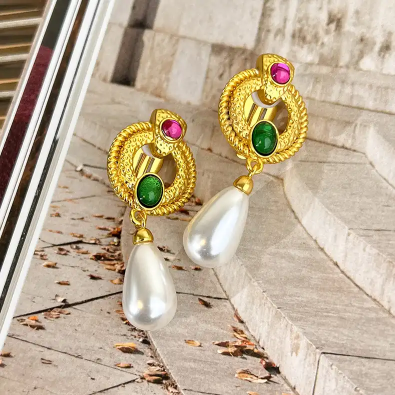 Vintage Pop Fashion Gold Hoop Pearl Earrings