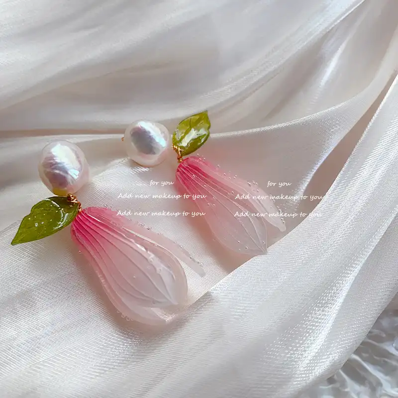 Natural Freshwater Pearl Magnolia Flower Stud Earrings Wholesale