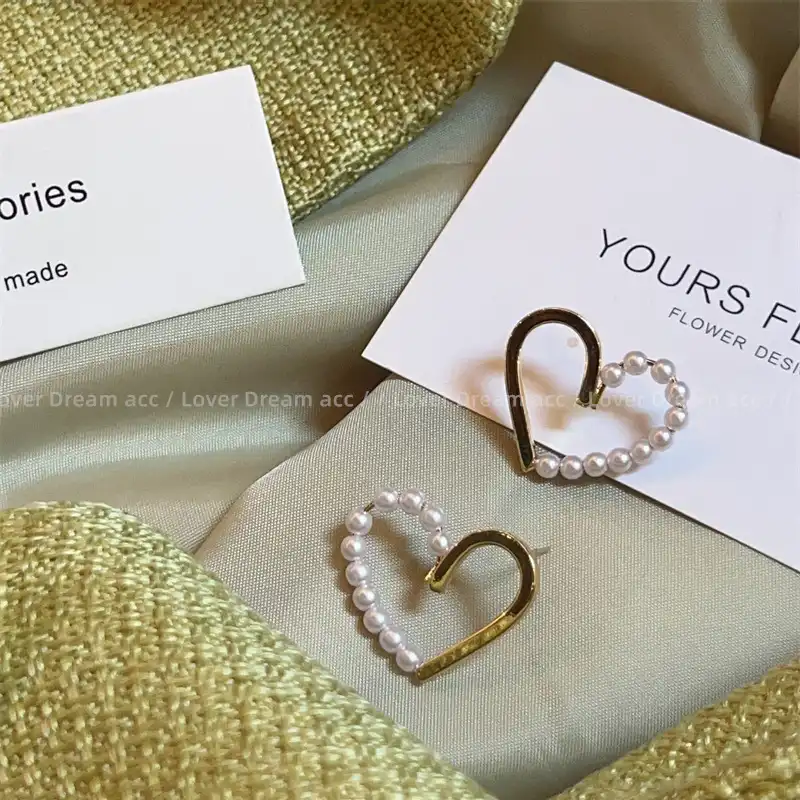 Korean Irregular Pearl Hollow Heart Stud Earrings