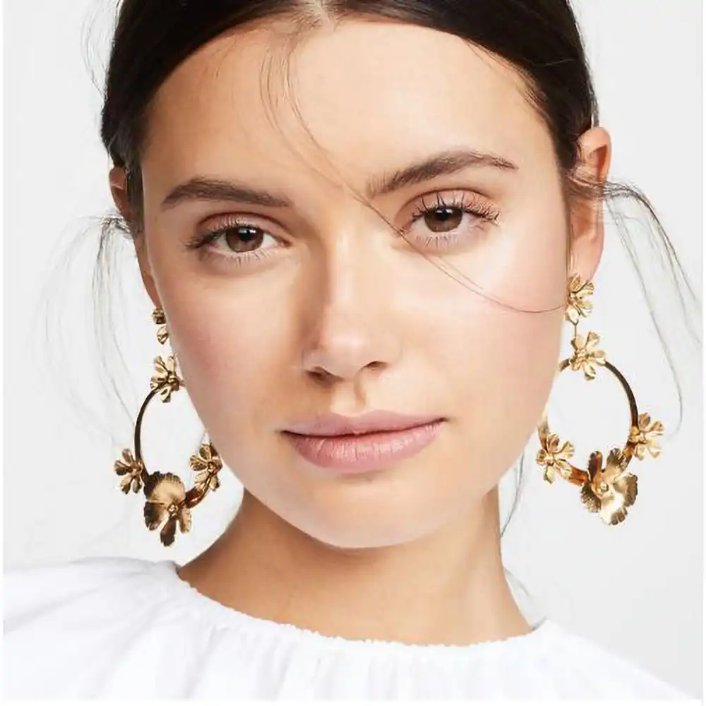 Classic court style three-dimensional metal flower earrings