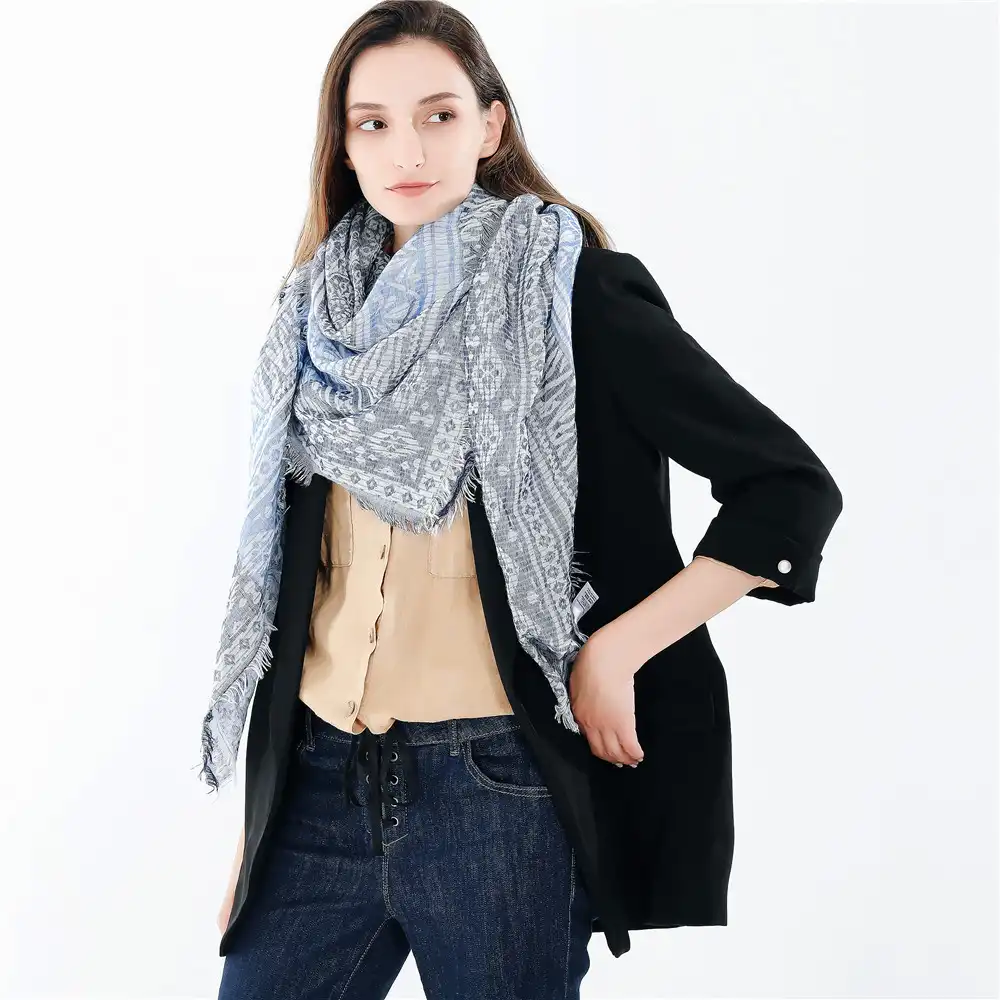 Autumn and winter fashion soft and thin section of cotton and linen tassel solid color gold edge square scarf