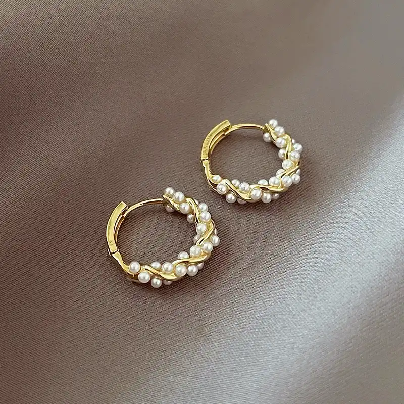 High-end light luxury temperament round pearl earrings