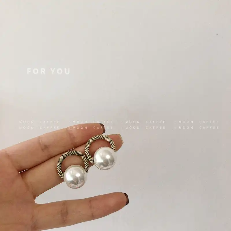 Korean same style S925 silver needle round big pearl vintage earrings