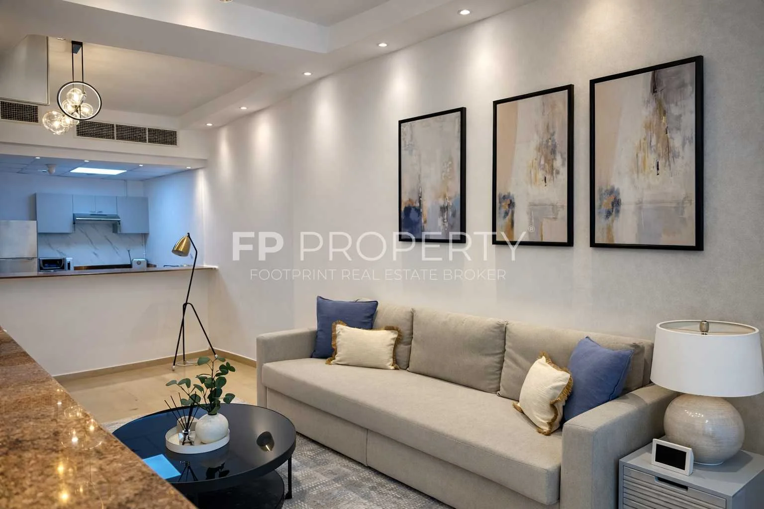 Studio -Spacious -Upgraded - Bright- Pool View-VOT