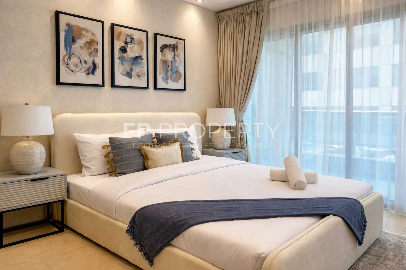 Studio -Spacious -Upgraded - Bright- Pool View-VOT
