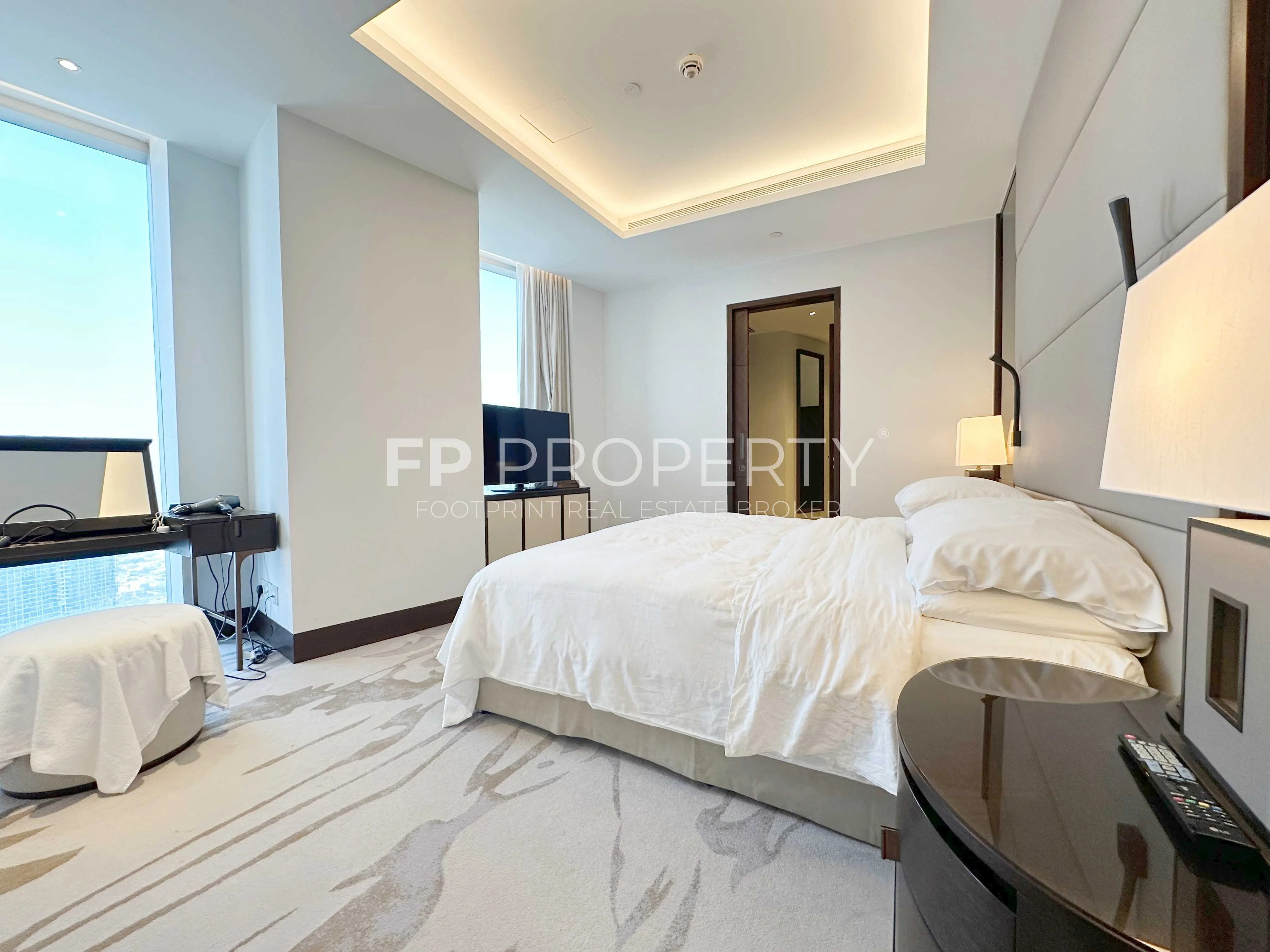 Fully Furnish 3 Bed | Higher Floor | Sea View | Vacant