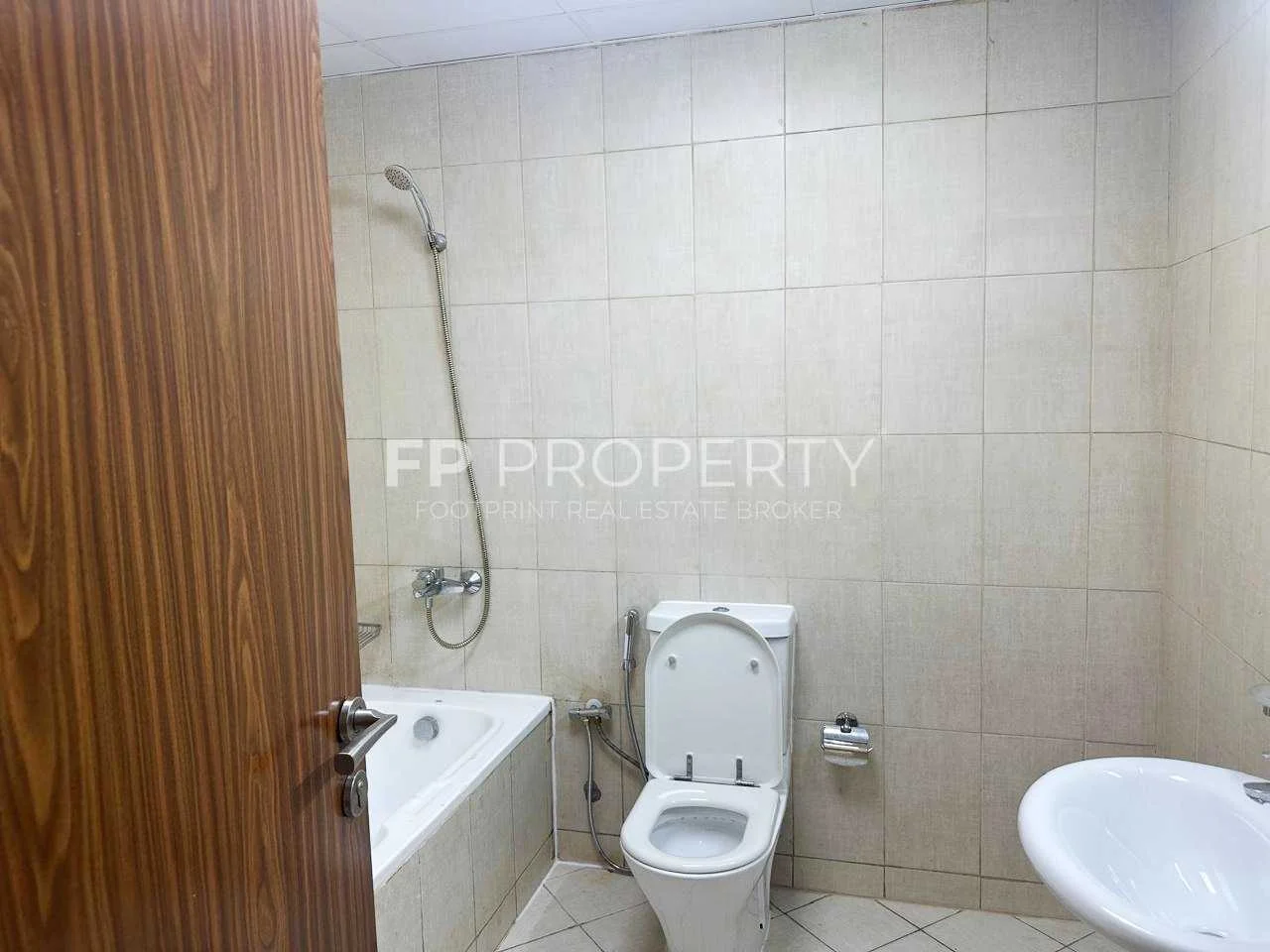 Rented UNIT - 1075sqft - 2 - Full BATHROOMS - Great Deal For End User
