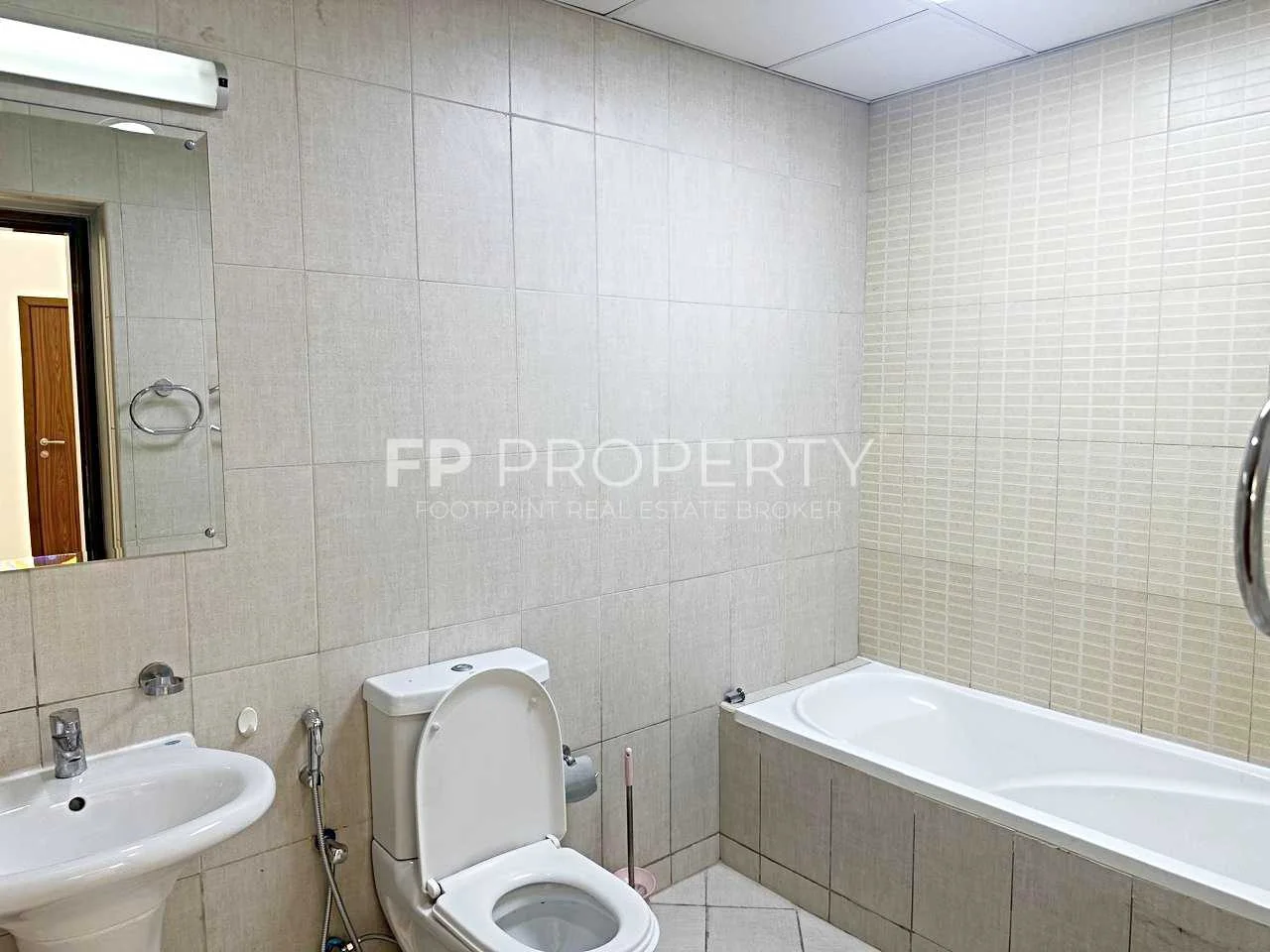 Rented UNIT - 1075sqft - 2 - Full BATHROOMS - Great Deal For End User