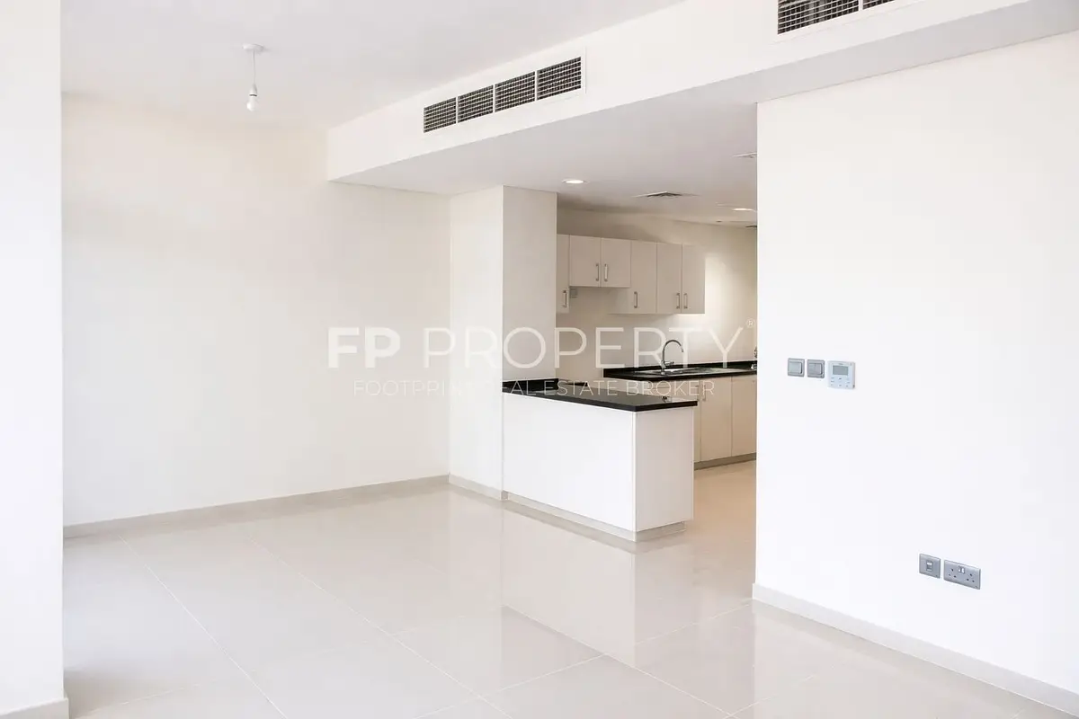 3 BEDROOM TOWNHOUSE | SINGLE ROW | 4 PAYMENTS |