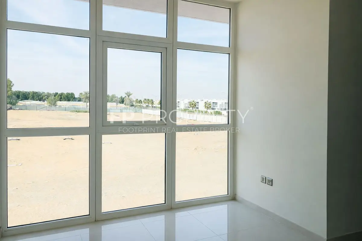 3 BEDROOM TOWNHOUSE | SINGLE ROW | 4 PAYMENTS |