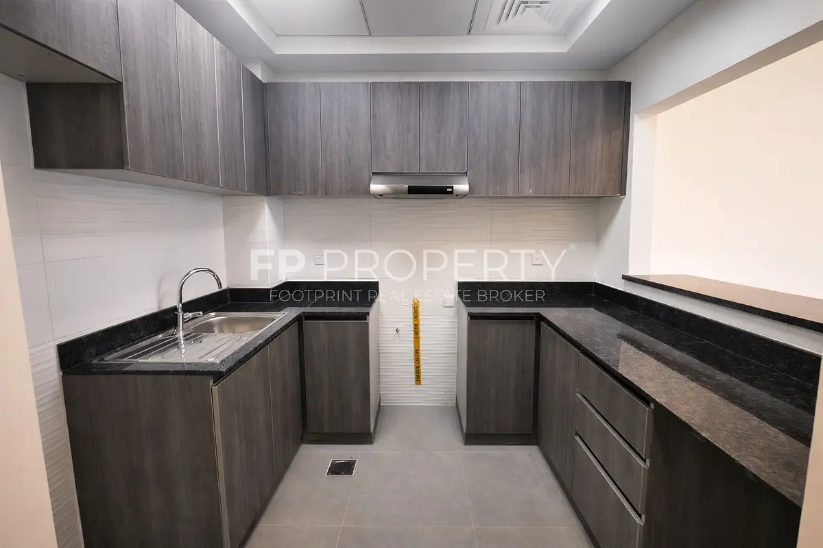 Large 1 Bedroom | Higher Floor | Ready