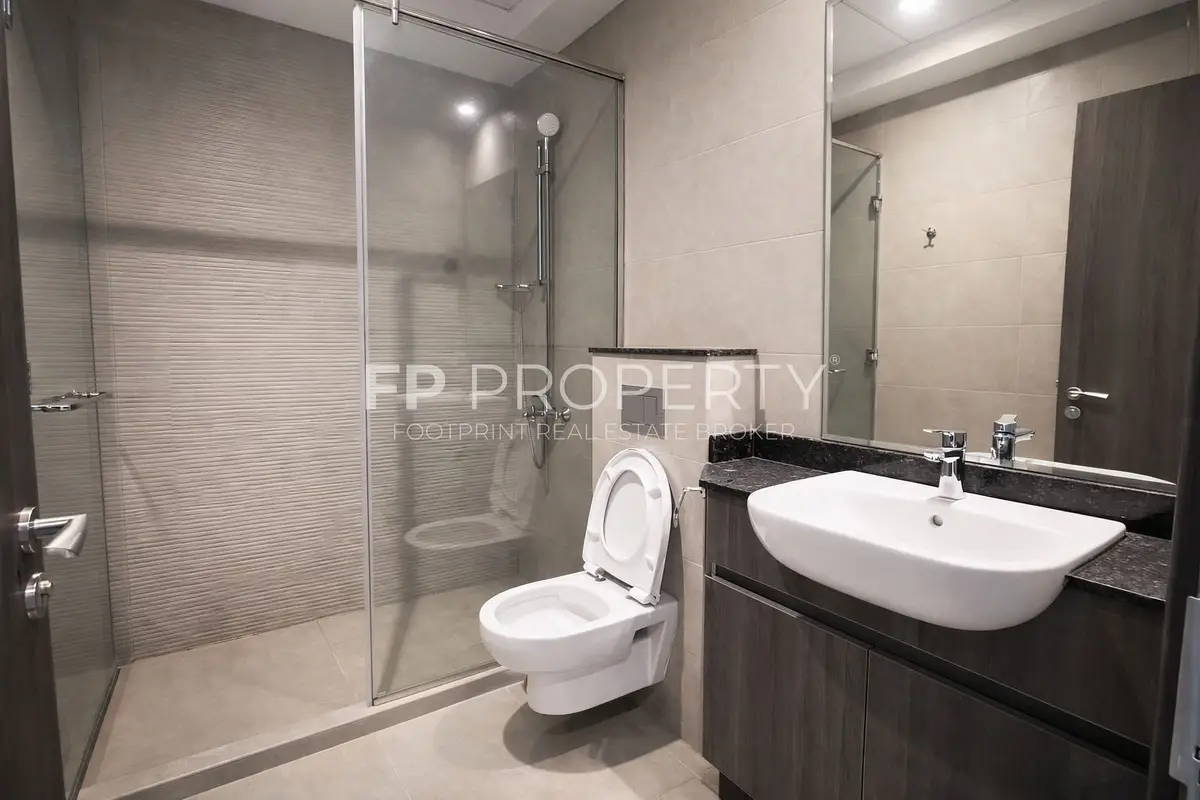 Large 1 Bedroom | Higher Floor | Ready