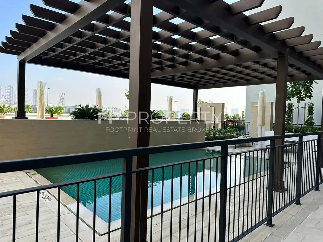 Spacious 1Br - Lower Floor- Community View- Bright