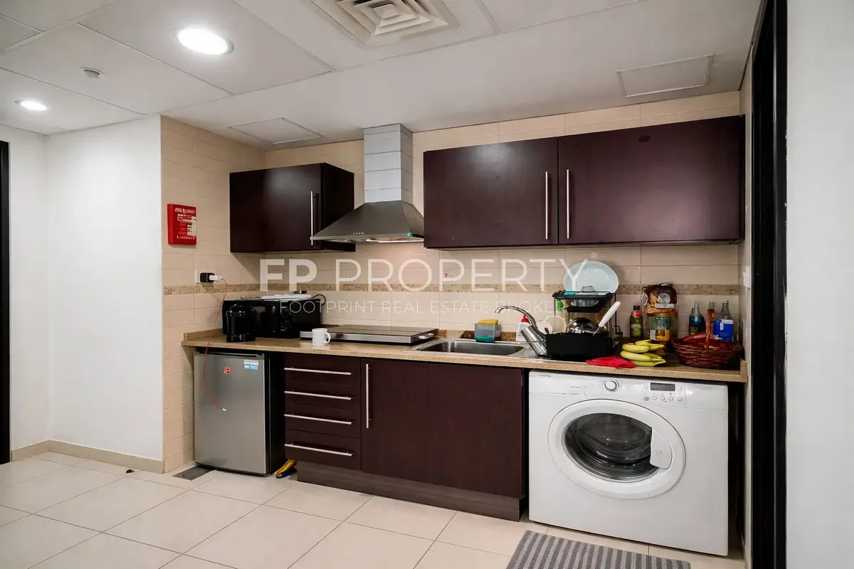 Unfurnished Studio- Spacious- JLT-Cluster J-Yearly