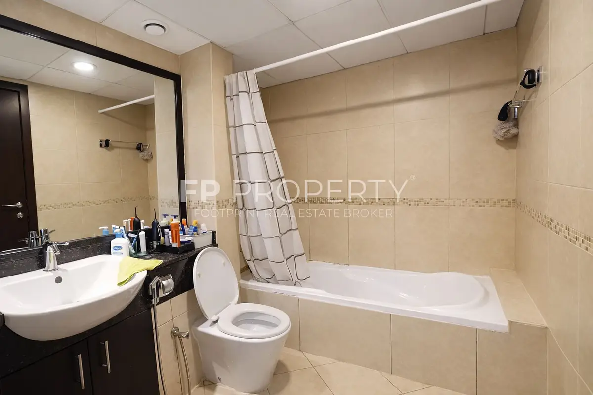 Unfurnished Studio- Spacious- JLT-Cluster J-Yearly