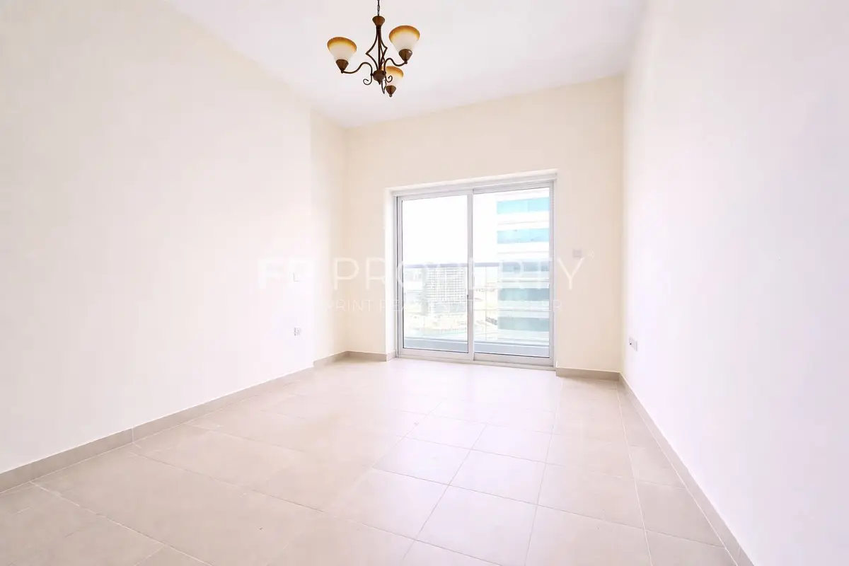 Golf course view | Chiller free | Mid floor