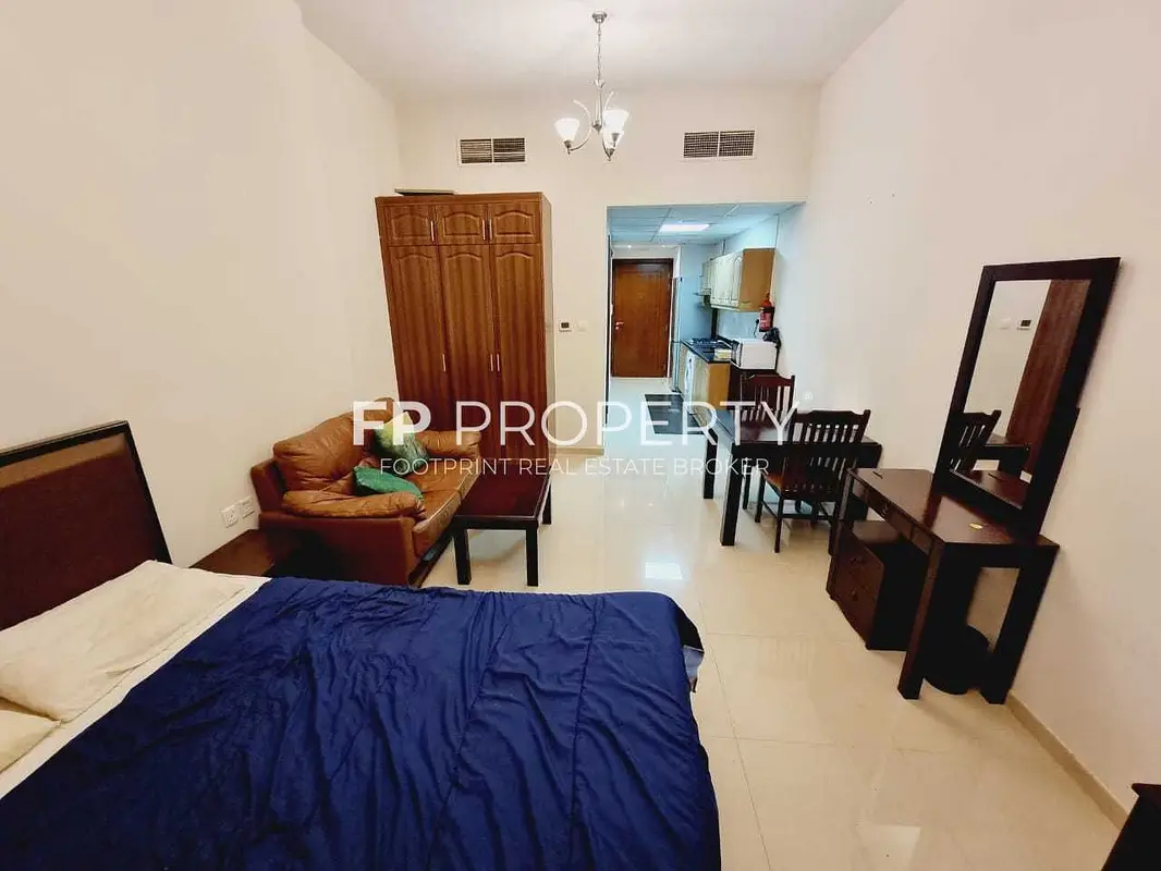 Amazing Furnished Unit | Middle floor