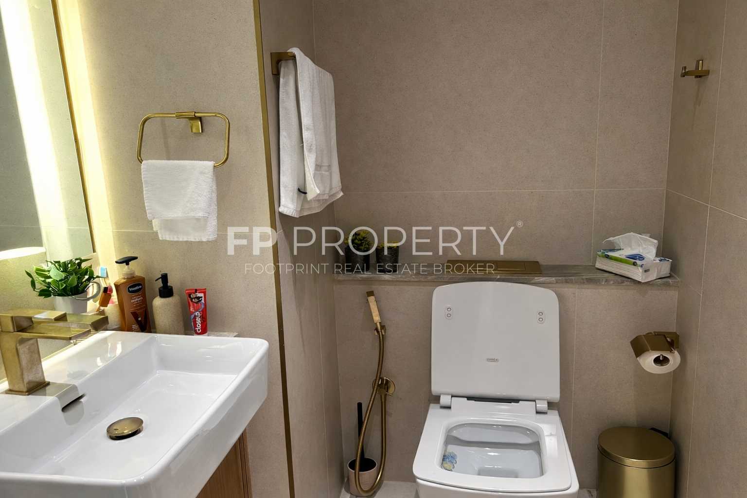 Furnished | Amazing Layout | Tenanted