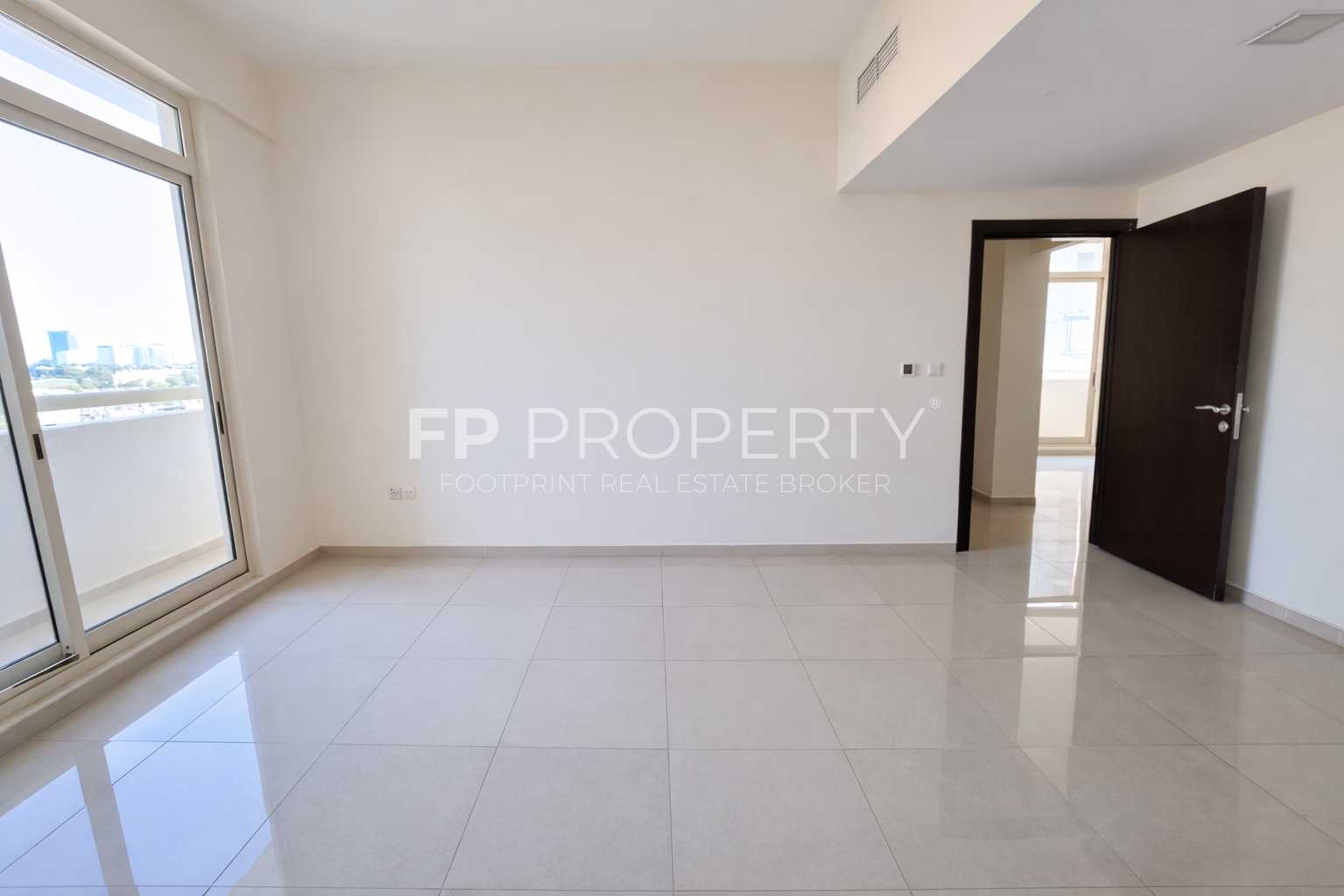Golf Course View | Spacious Apartment | Bright unit