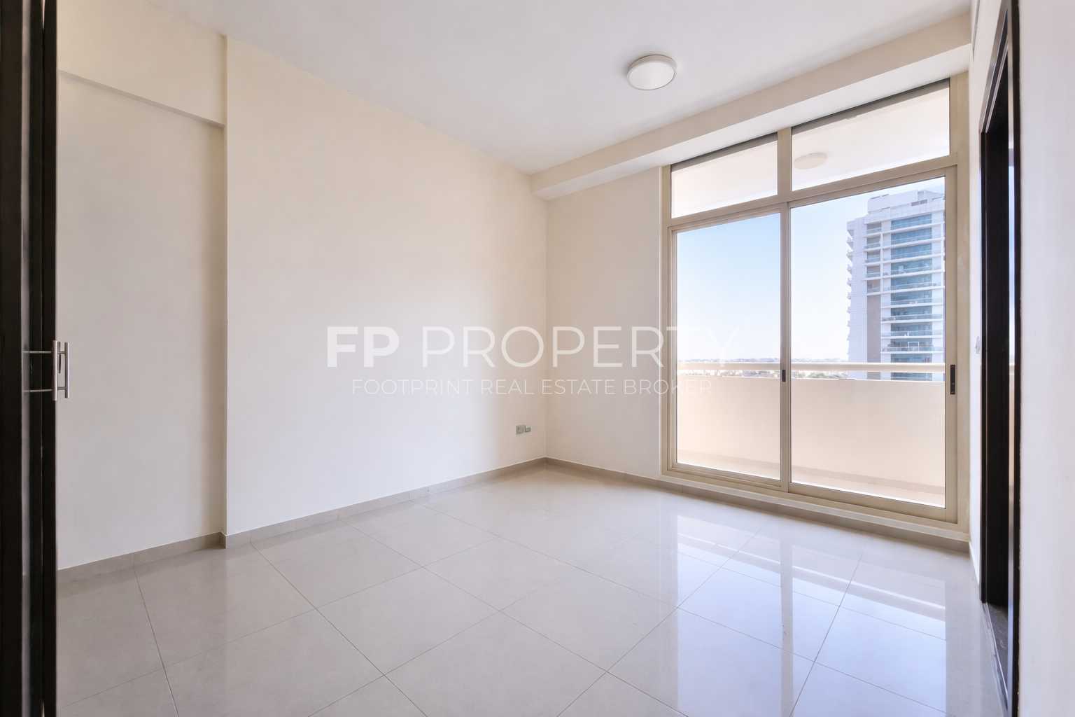 Golf Course View | Spacious Apartment | Bright unit
