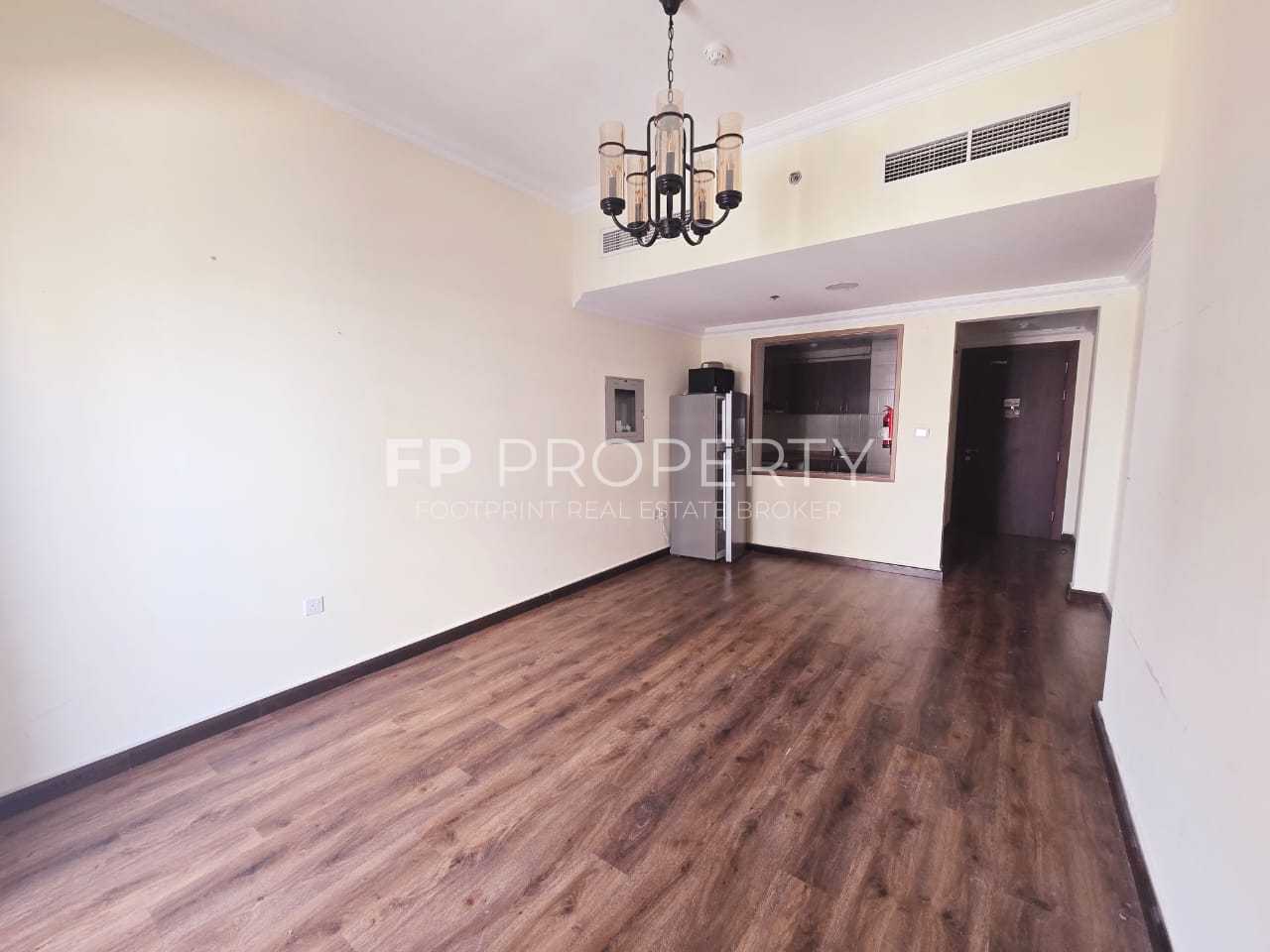 Chiller Free | Mid Floor | Rented unit