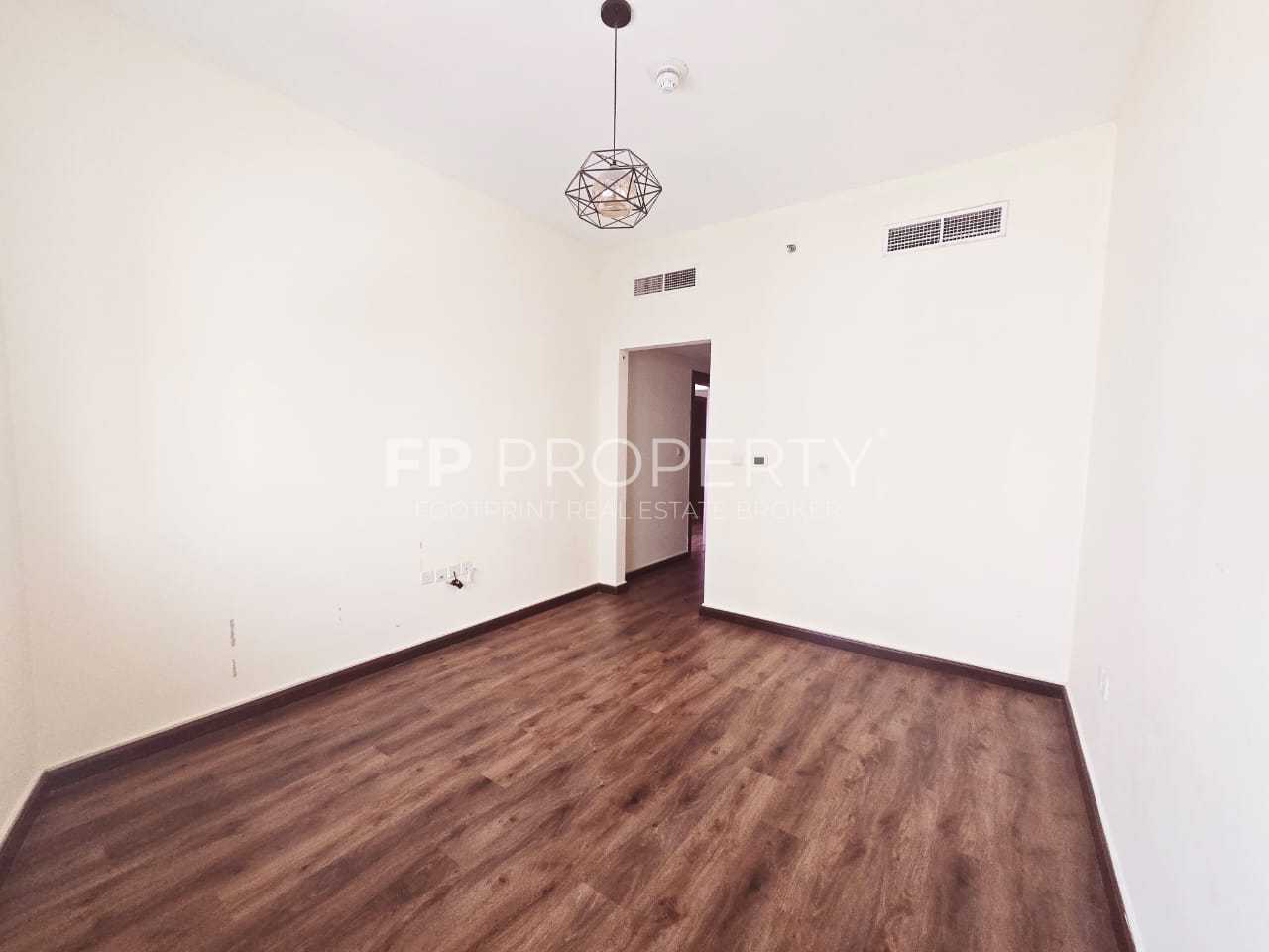 Chiller Free | Mid Floor | Rented unit