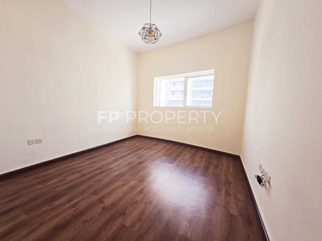 Chiller Free | Mid Floor | Rented unit