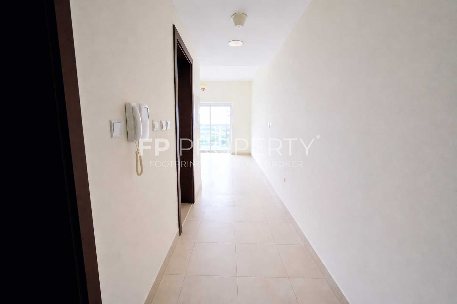 Chiller Free | Rented unit | Mid Floor