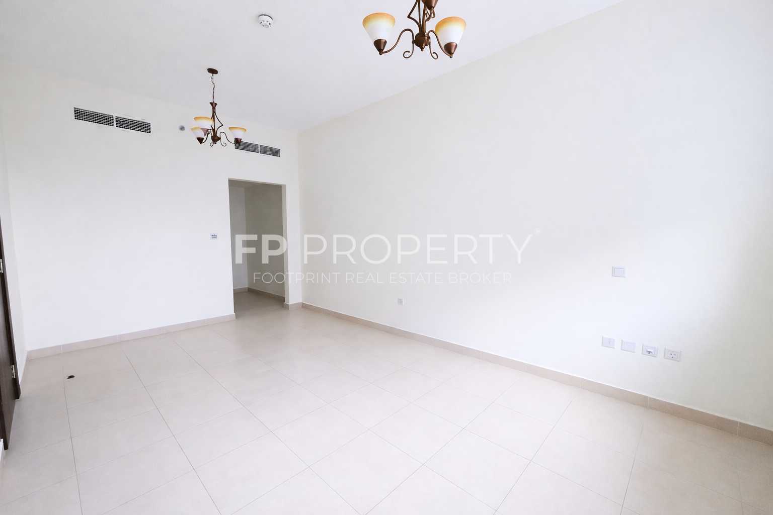 Chiller Free | Rented unit | Mid Floor