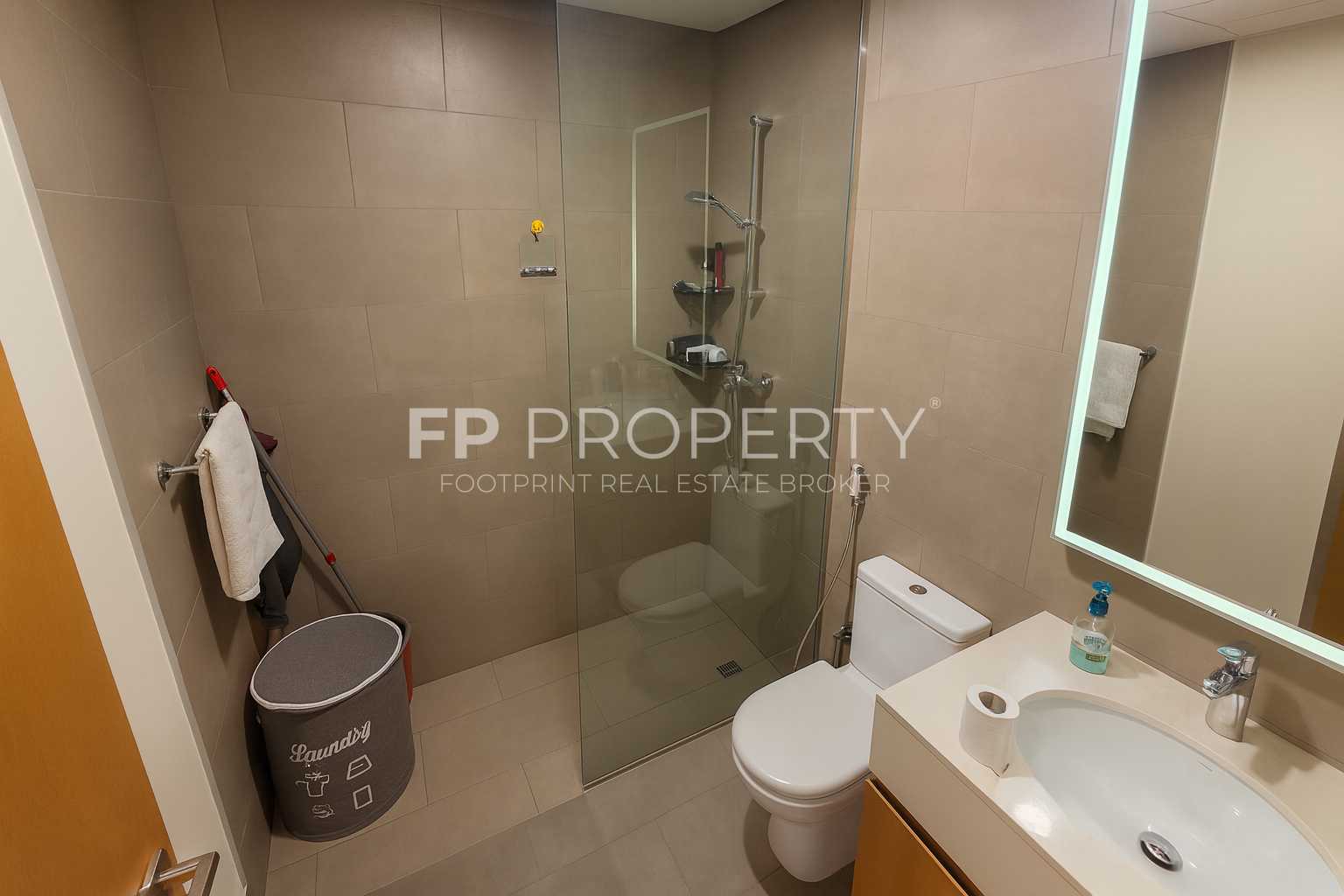 Spacious Unit | Notice Served | Near Park