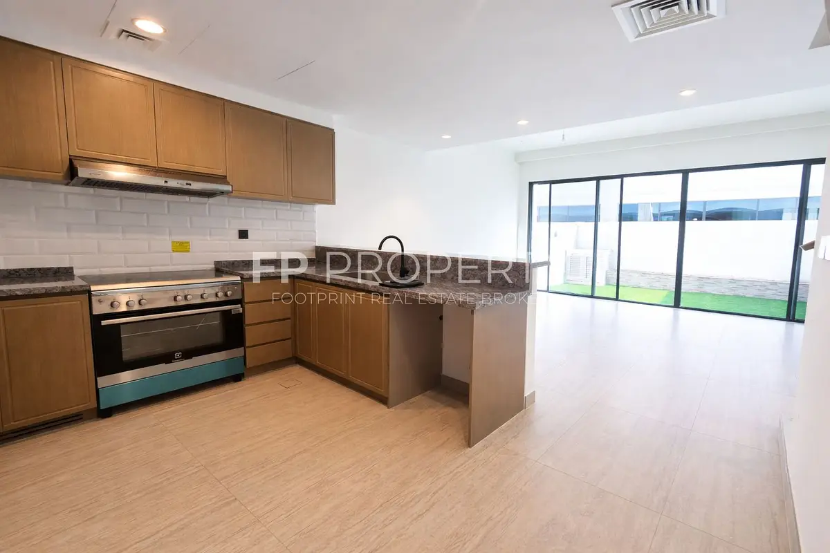 4-Bed Townhouse | Lagoon Community | Pvt Garden | Back to Back