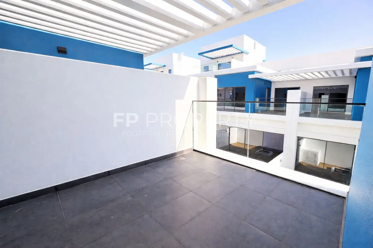 4-Bed Townhouse | Lagoon Community | Pvt Garden | Back to Back
