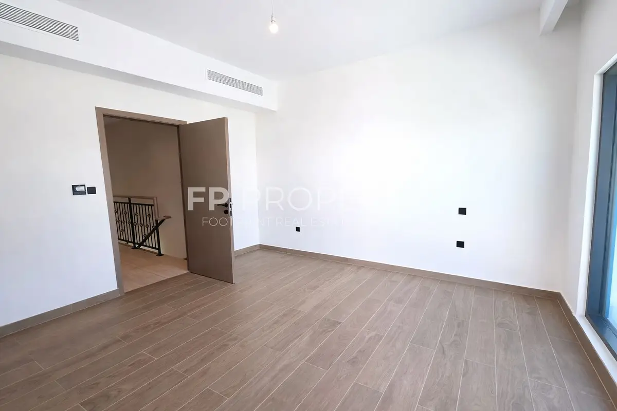 4-Bed Townhouse | Lagoon Community | Pvt Garden | Back to Back