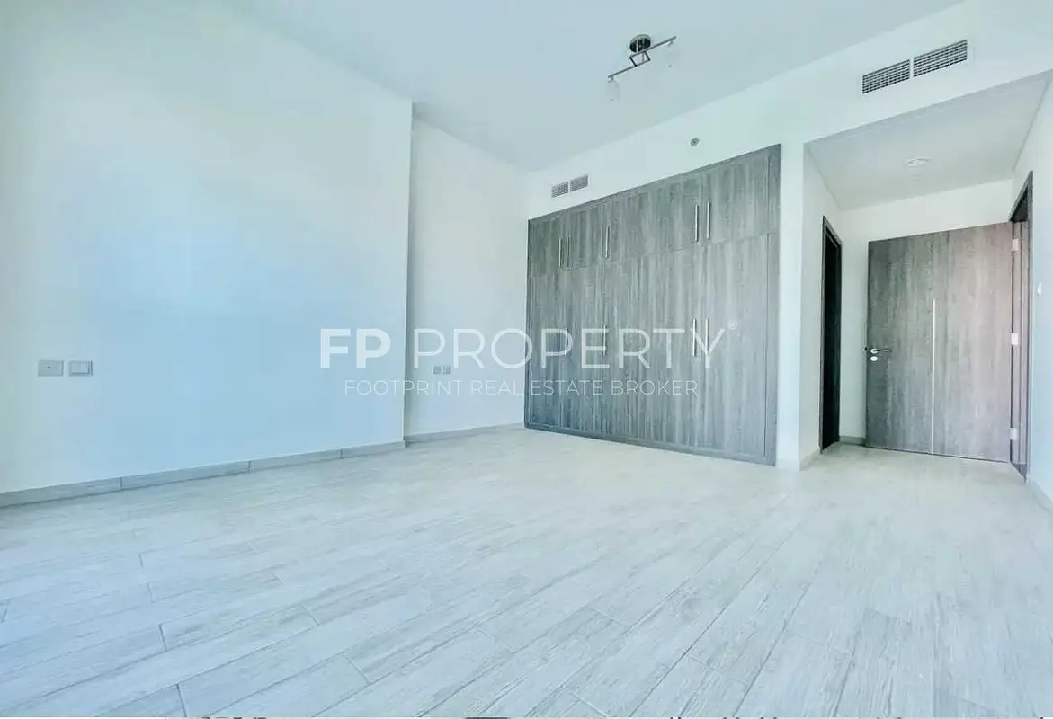 Pool View | 1 bedroom | Full Glass window | Rented