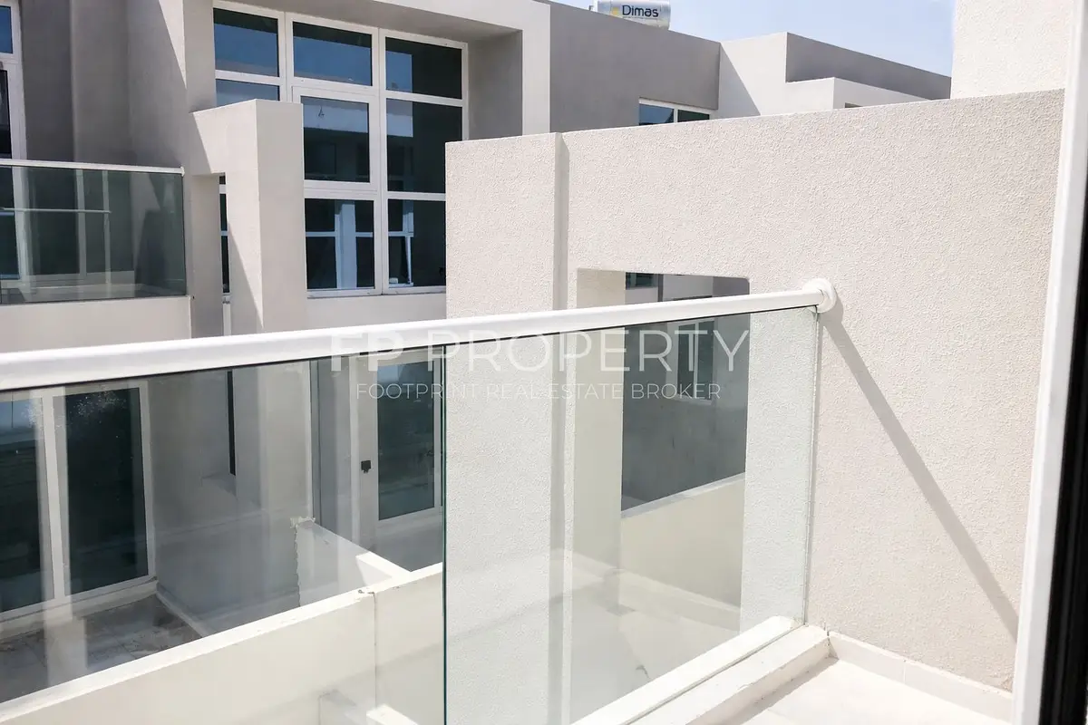 3 BEDROOM TOWNHOUSE | SINGLE ROW