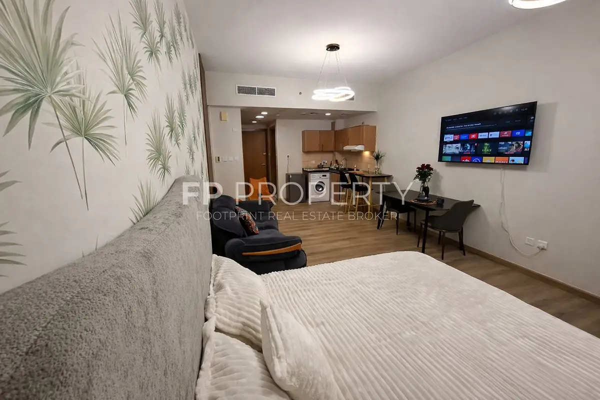 Vacant | Ready To Move | Well Maintained | Lake View