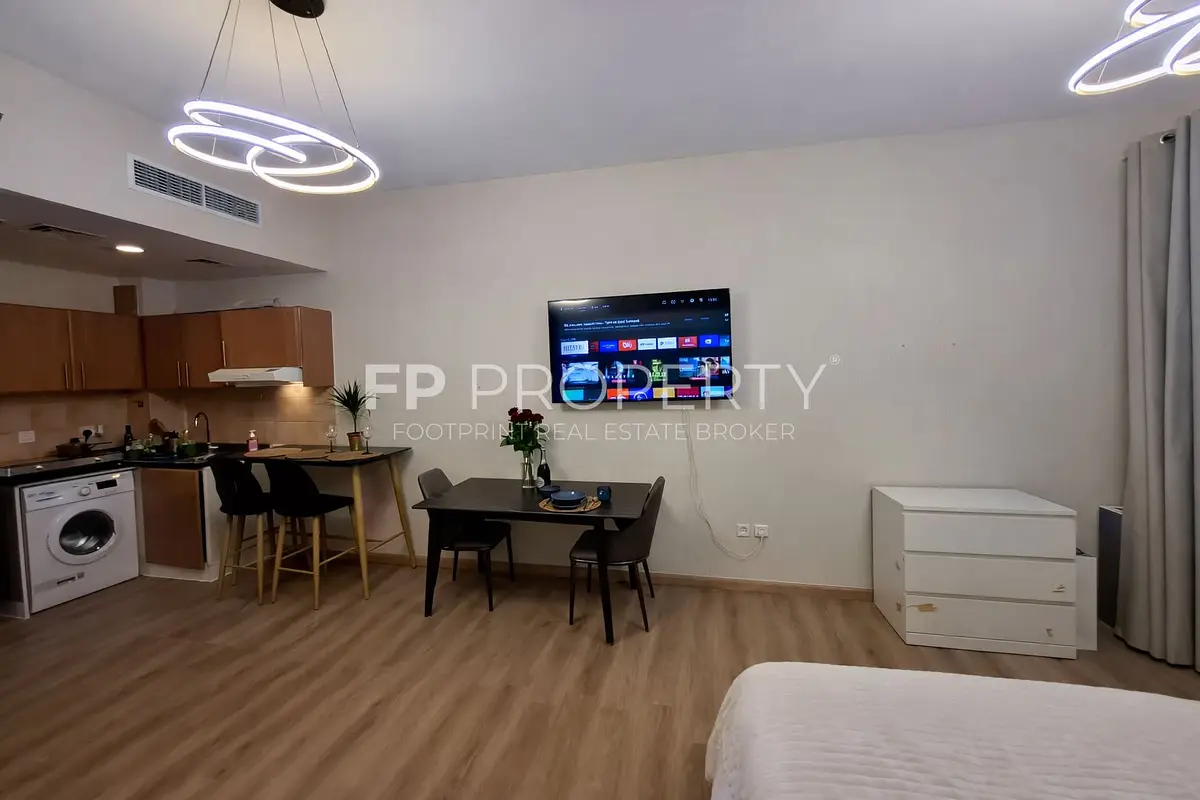 Vacant | Ready To Move | Well Maintained | Lake View
