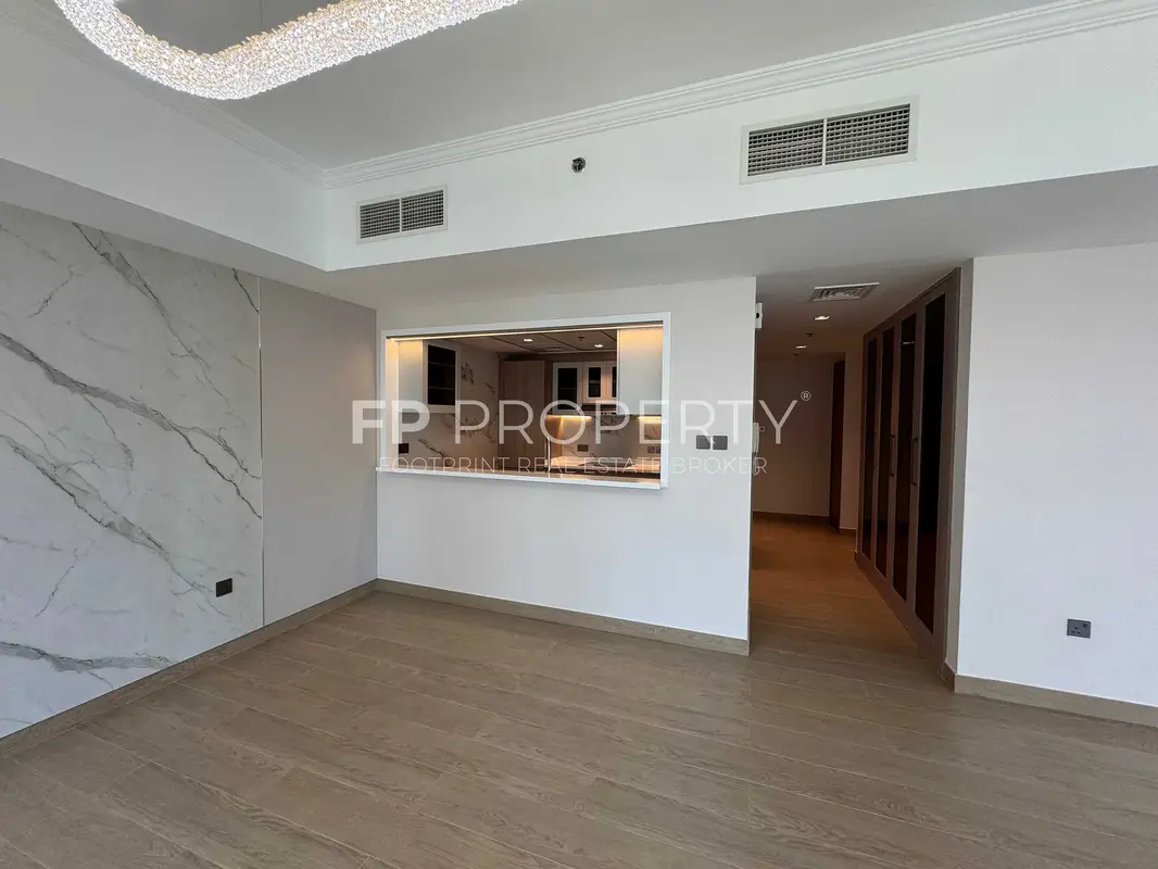 Marina View | Freshly Upgraded | Private Jacuzzi | Chiller Free