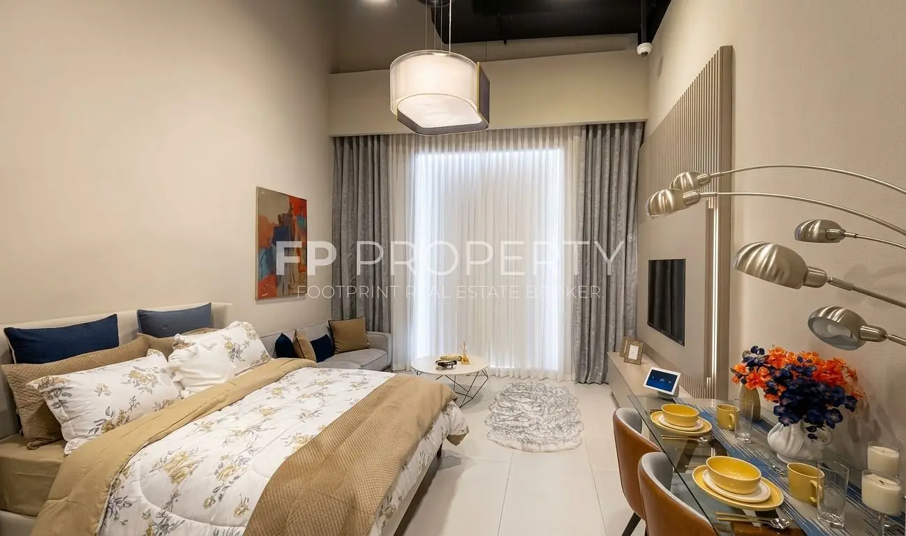 Modern Studio Apt | Canal View | Near to Handover
