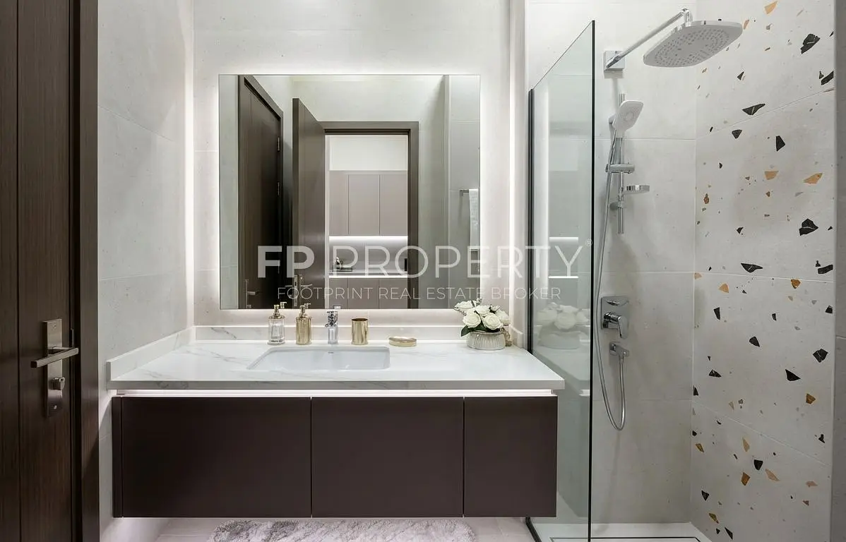 Modern Studio Apt | Canal View | Near to Handover
