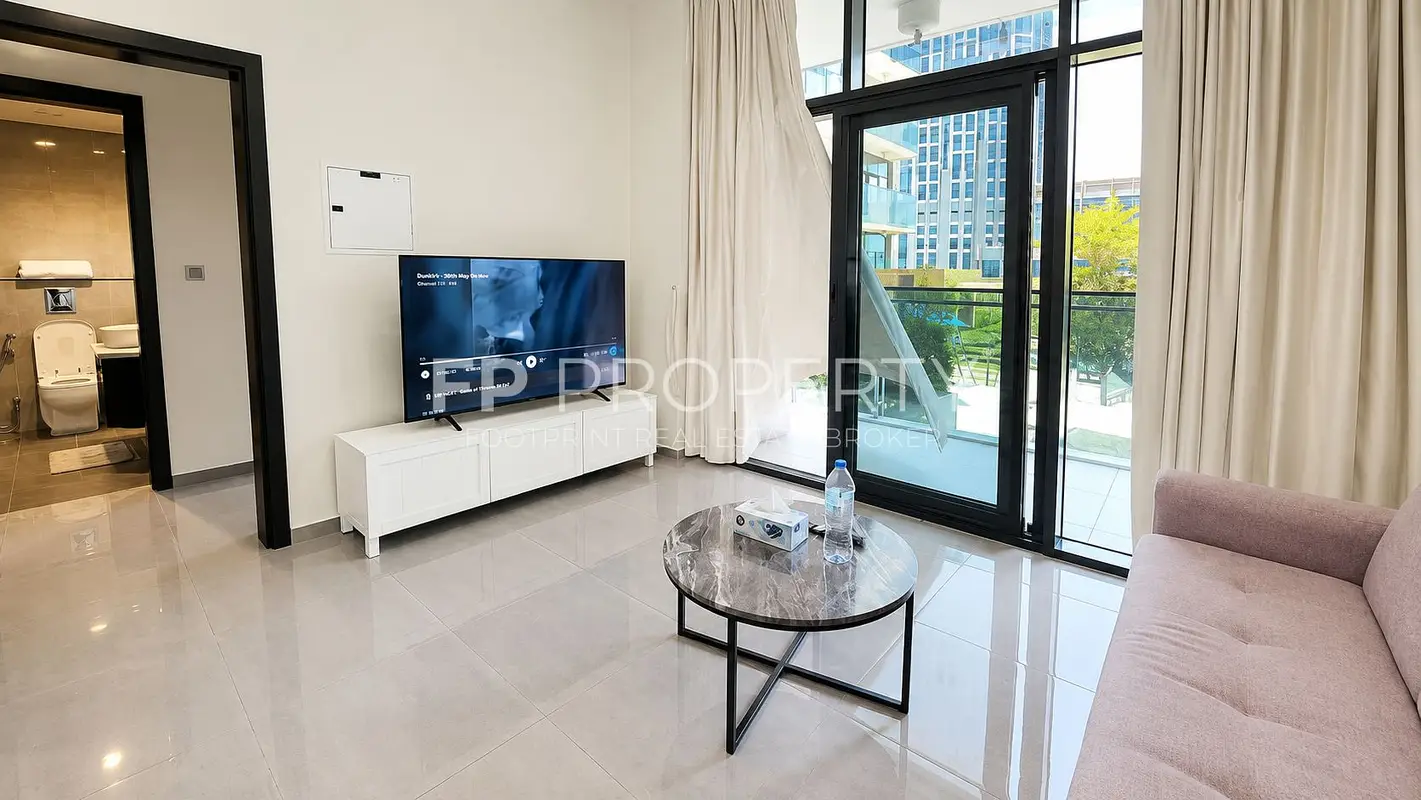 Fully Furnished - Near Metro - Pool View Lower Foor