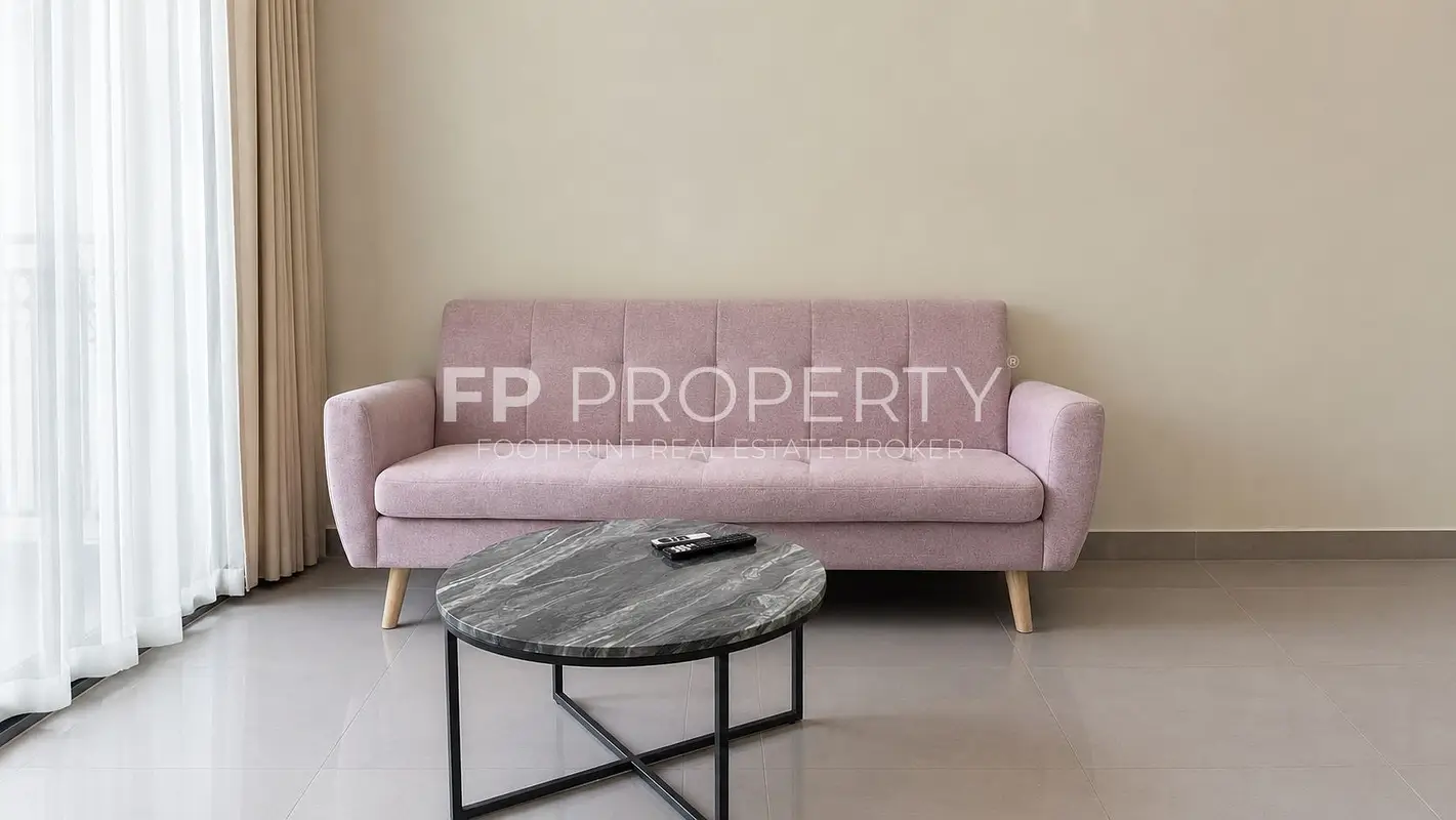 Fully Furnished - Near Metro - Pool View Lower Foor