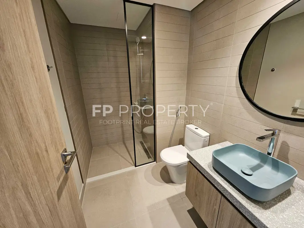 Luxury 1BR | Brand New | High Floor | Near Metro